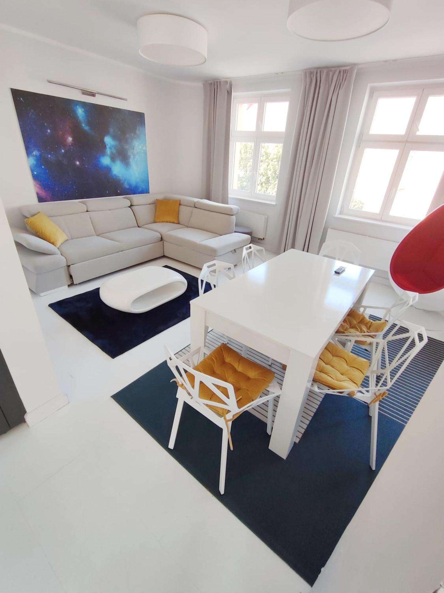 Kosmos 9 - Apartament Orbita By Rentoom Thorn Exterior foto