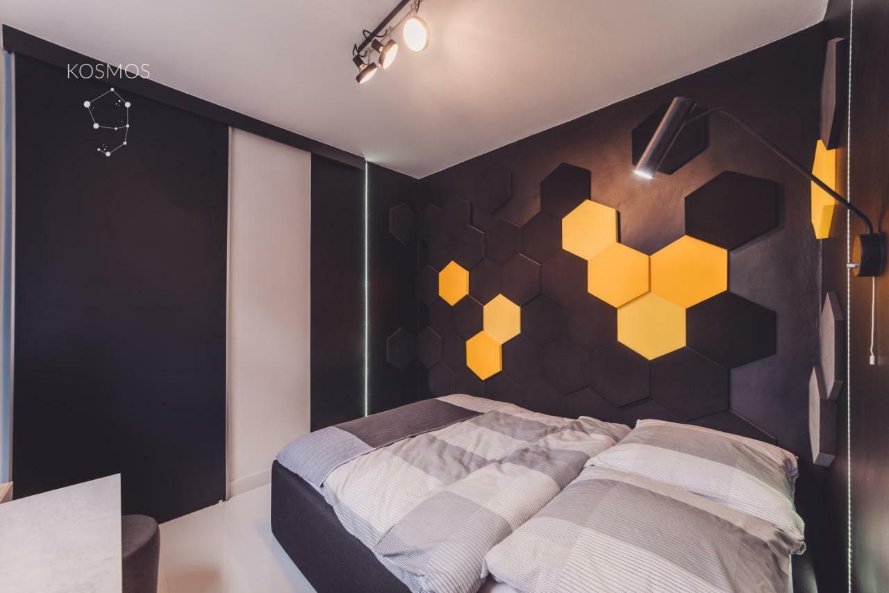 Kosmos 9 - Apartament Orbita By Rentoom Thorn Exterior foto